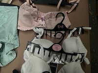 Partij kleding (480x) - afbeelding 22 van  25