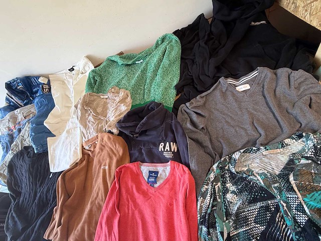 Partij kleding + 500 stuks - afbeelding 1 van  45