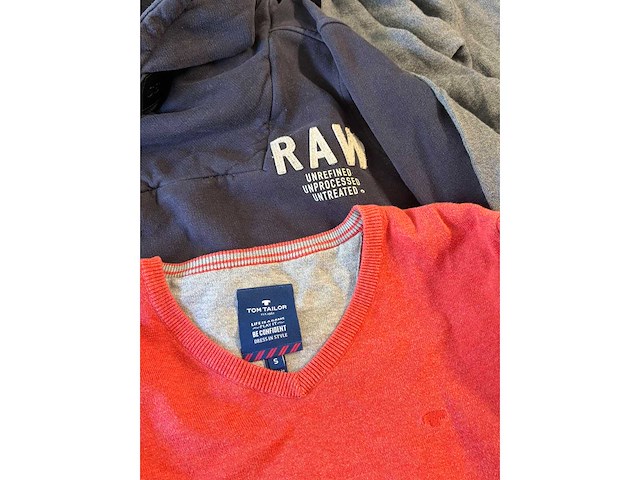 Partij kleding + 500 stuks - afbeelding 44 van  45