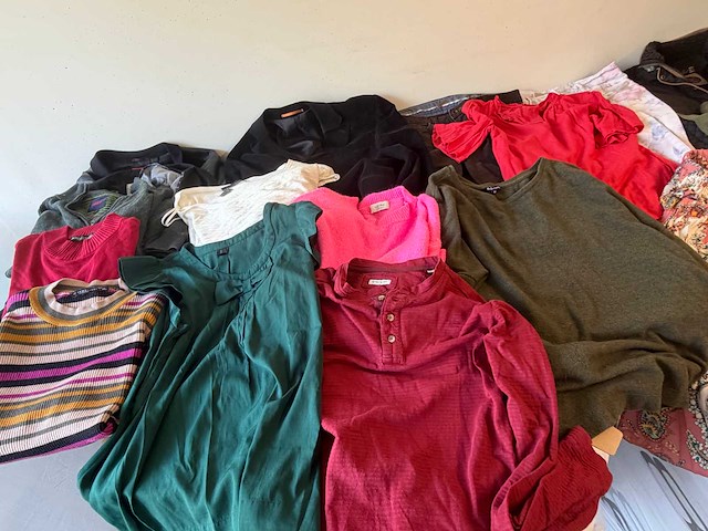 Partij kleding + 500 stuks - afbeelding 13 van  43