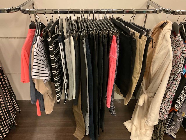 Partij kleding | dames | maat s - afbeelding 1 van  2