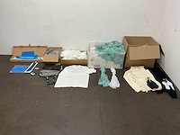 Partij kleding en accessoires