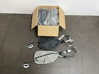 Partij kleding en accessoires - afbeelding 3 van  8