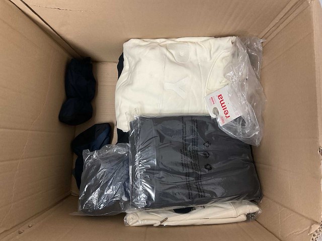 Partij kleding en accessoires - afbeelding 8 van  8