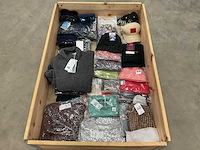 Partij kleding en accessoires - afbeelding 1 van  14