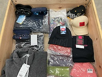 Partij kleding en accessoires - afbeelding 13 van  14