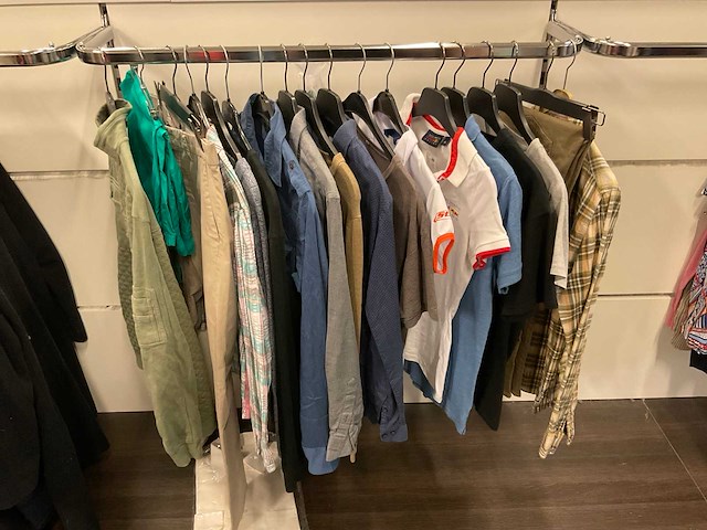 Partij kleding | heren | maat s - afbeelding 1 van  5