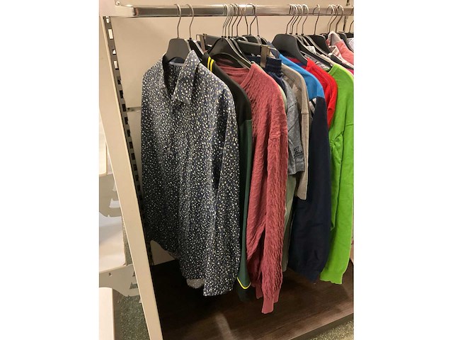 Partij kleding | heren | maat xl - afbeelding 2 van  4