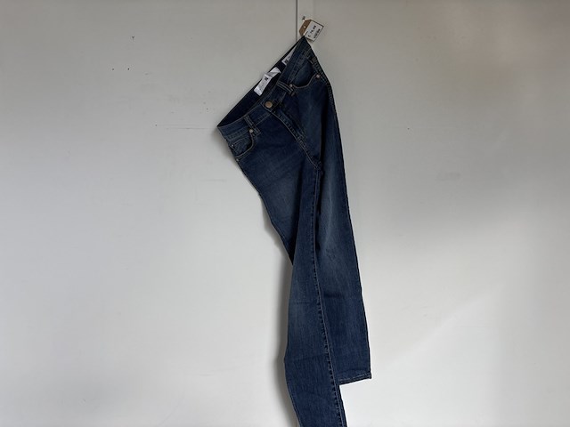 Partij kleding, luhta, koko noko, nachtwacht, b.young, wrangler, vero moda, tumble 'n dry, esprit - afbeelding 3 van  24