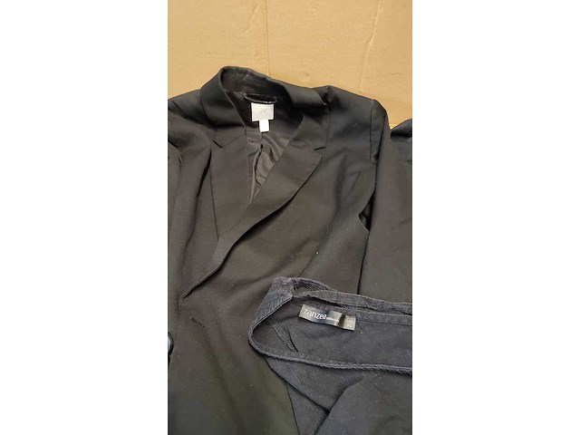 Partij kleding mix - circa 700 stuks - afbeelding 10 van  52