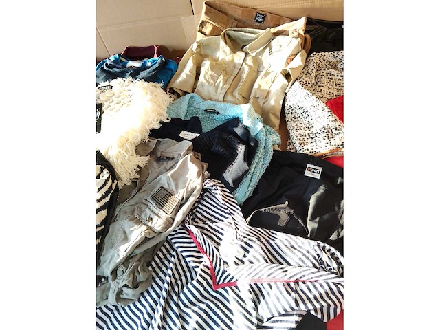 Partij kleding mix +500 stuks - afbeelding 9 van  49