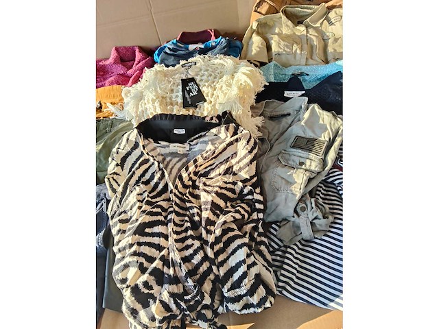 Partij kleding mix +500 stuks - afbeelding 10 van  49