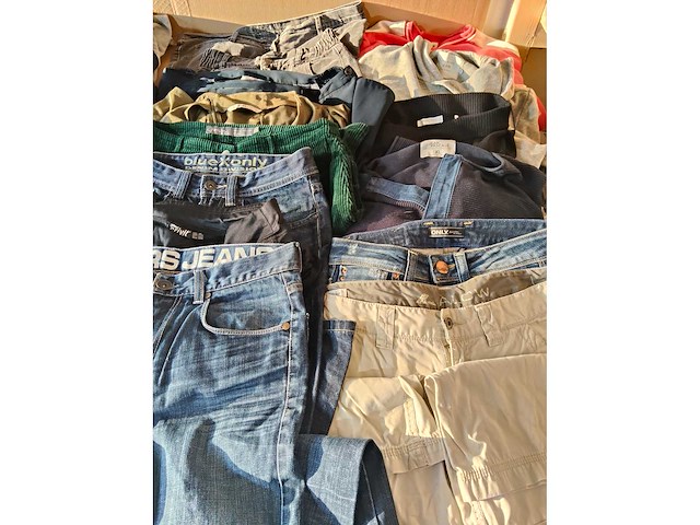 Partij kleding mix +500 stuks - afbeelding 34 van  49