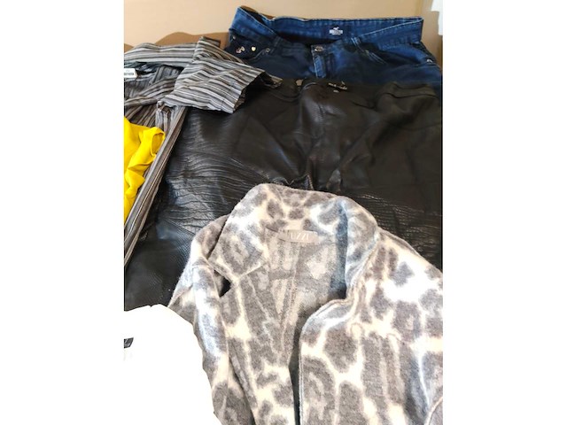 Partij kleding mix +500 stuks - afbeelding 33 van  44