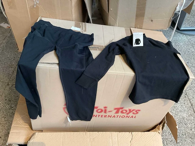 Partij kleding | o.a wintersport - afbeelding 3 van  9
