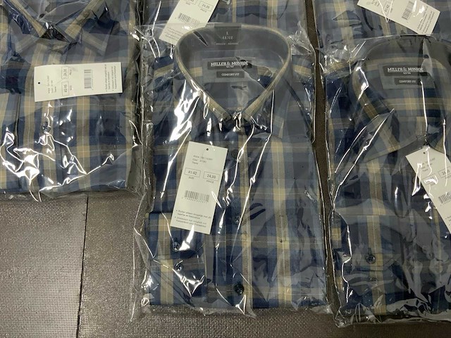 Partij kleding - afbeelding 4 van  24