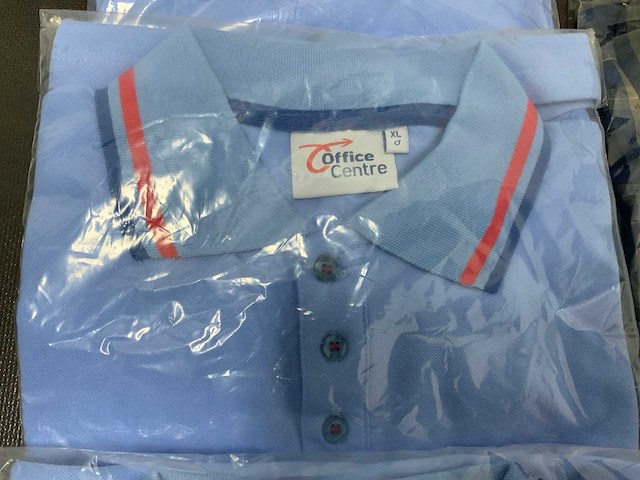 Partij kleding - afbeelding 13 van  24