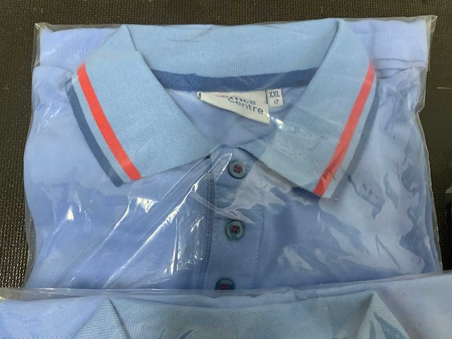 Partij kleding - afbeelding 14 van  24