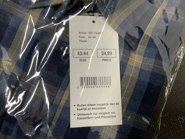 Partij kleding - afbeelding 18 van  24