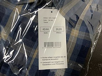 Partij kleding - afbeelding 18 van  24