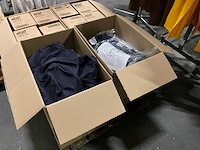 Partij kleding - afbeelding 1 van  4