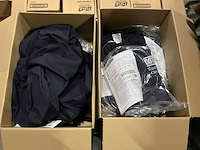 Partij kleding - afbeelding 2 van  4