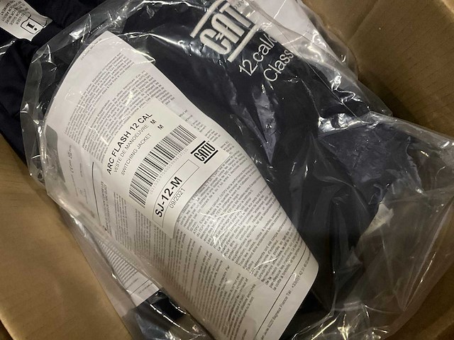 Partij kleding - afbeelding 3 van  4