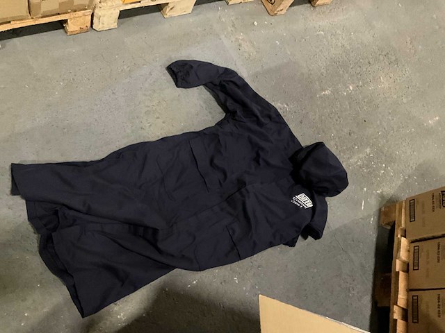 Partij kleding - afbeelding 4 van  4