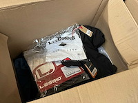 Partij kleding - afbeelding 1 van  9