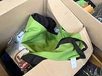 Partij kleding - afbeelding 3 van  9