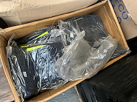 Partij kleding - afbeelding 4 van  9