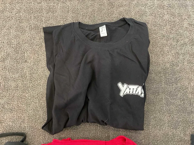 Partij kleding - afbeelding 6 van  6