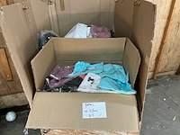 Partij kleding - afbeelding 6 van  11