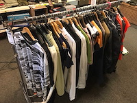 Partij kleding - afbeelding 1 van  1