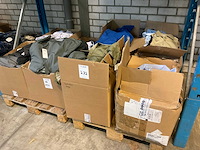 Partij kleding - afbeelding 1 van  9