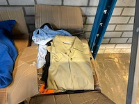 Partij kleding - afbeelding 2 van  9