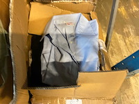 Partij kleding - afbeelding 3 van  9