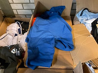Partij kleding - afbeelding 5 van  9