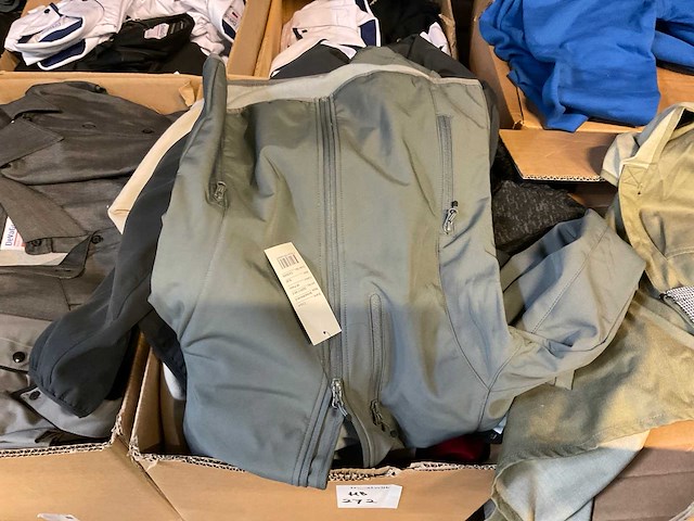 Partij kleding - afbeelding 9 van  9
