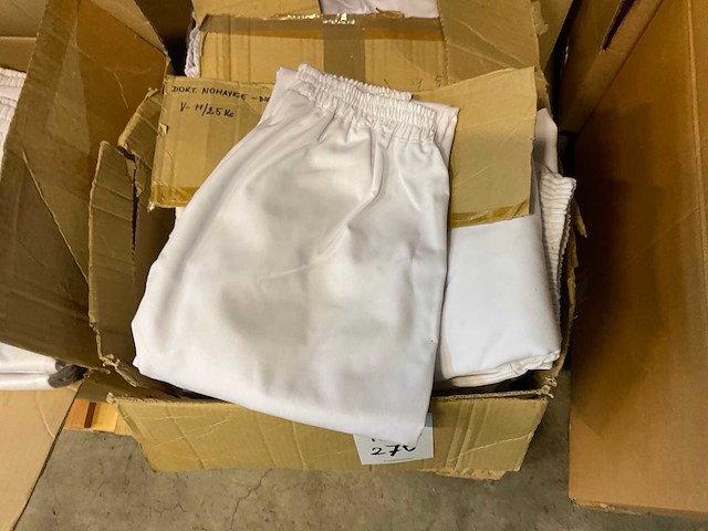 Partij kleding - afbeelding 6 van  9