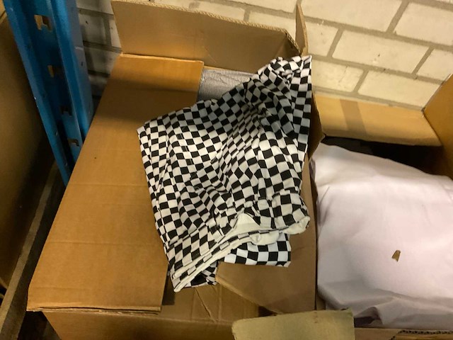 Partij kleding - afbeelding 9 van  9