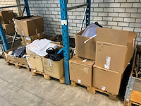 Partij kleding - afbeelding 5 van  12