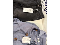 Partij kleding - afbeelding 4 van  6
