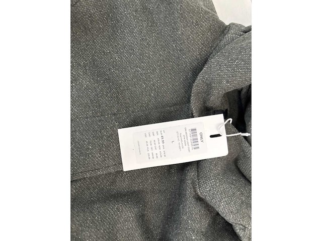 Partij kleding - afbeelding 5 van  6