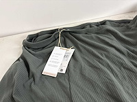 Partij kleding - afbeelding 3 van  8