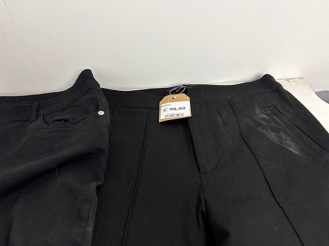 Partij kleding - afbeelding 8 van  8