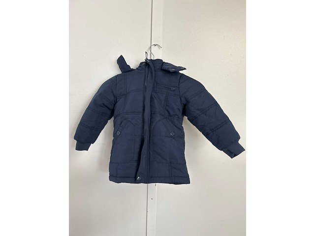 Partij kleding - afbeelding 1 van  3