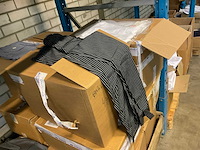 Partij kleding - afbeelding 4 van  4