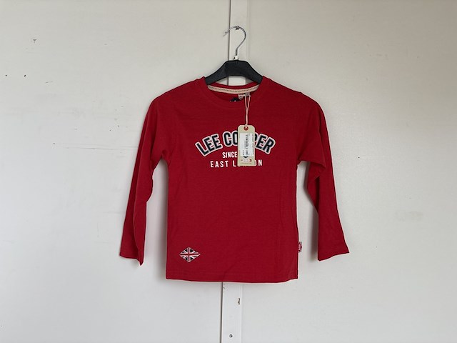 Partij kleding - afbeelding 5 van  17