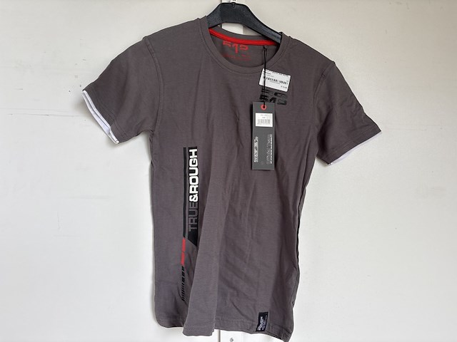 Partij kleding - afbeelding 10 van  17